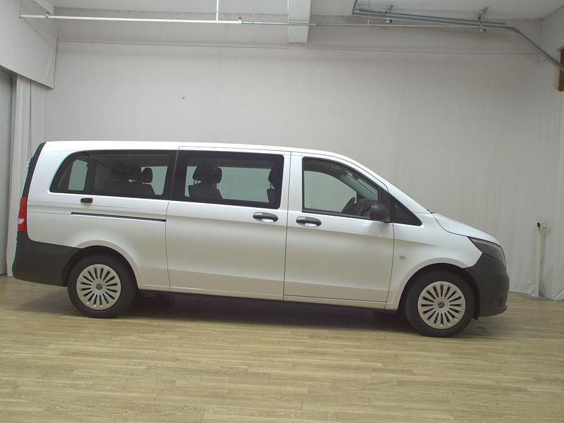 Weiss Gebraucht 2023 Mercedes Vito Van / Kleinbus | 32.480 € (Superpreis) - Bild 1/4