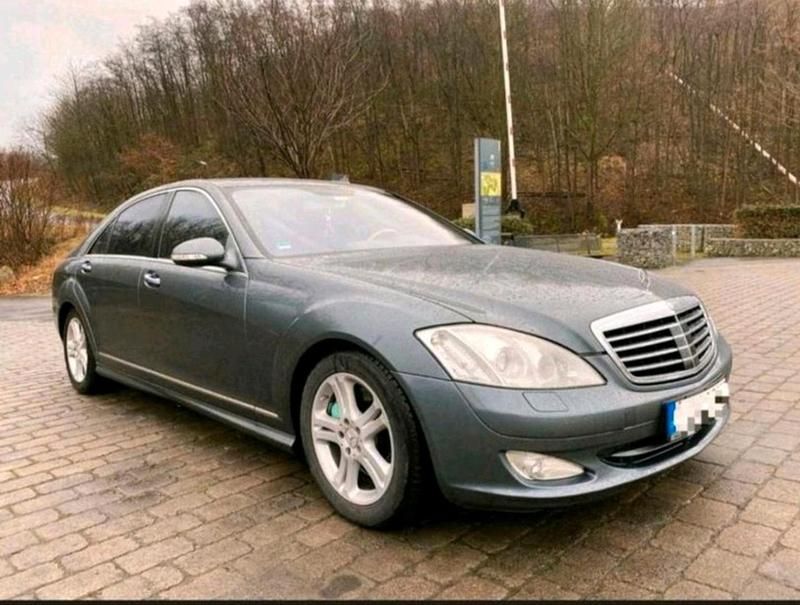 Grau Gebraucht 2007 Mercedes S500L Limousine | 12.490 € - Bild 1/4