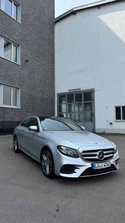 Silber Gebraucht 2018 Mercedes E400 Limousine | 25.000 € (Guter Preis) - Bild 1/4