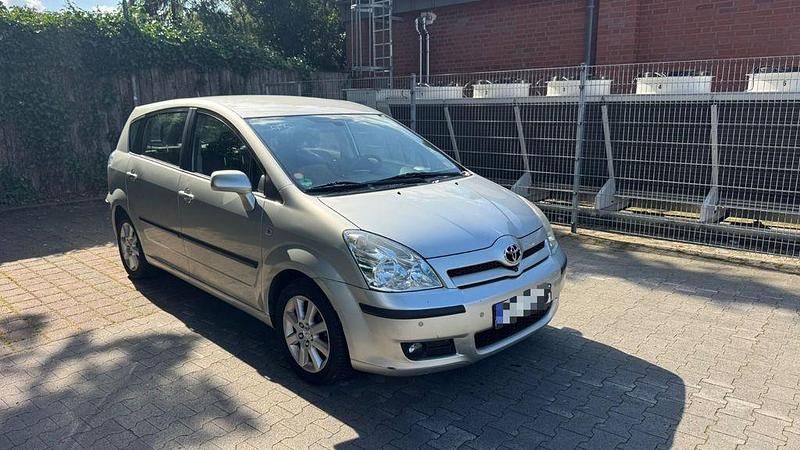 Silber Gebraucht 2006 Toyota Corolla Verso Executive Van / Kleinbus | 2.999 € (Superpreis) - Bild 1/4