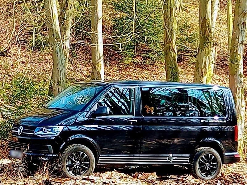 Second-hand VW Multivan Edition 150 CP (110 kW) 2019 Negru Monovolum