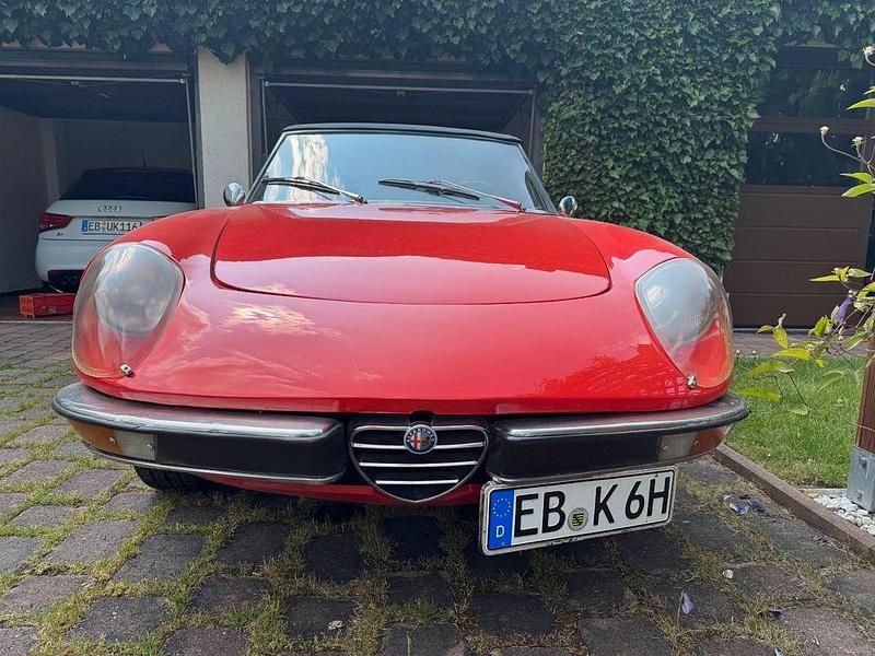 Gebraucht Alfa Romeo Spider 131 PS (96 kW) 1972 Rot Cabrio