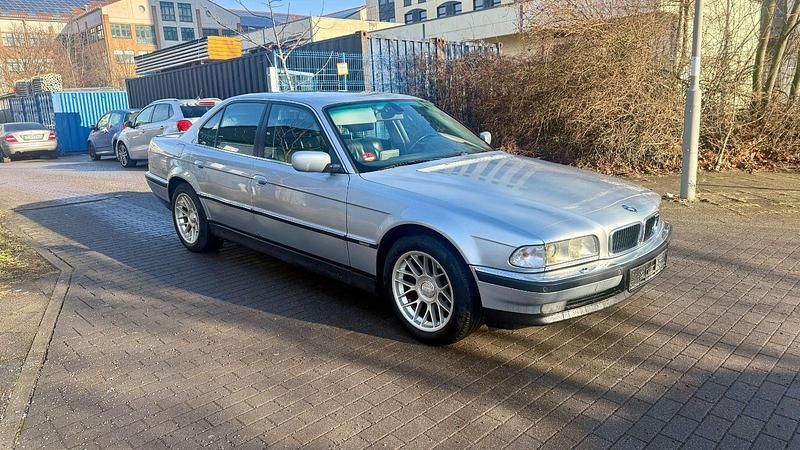 Gebraucht BMW 725 143 PS (105 kW) 1998 Silber Limousine