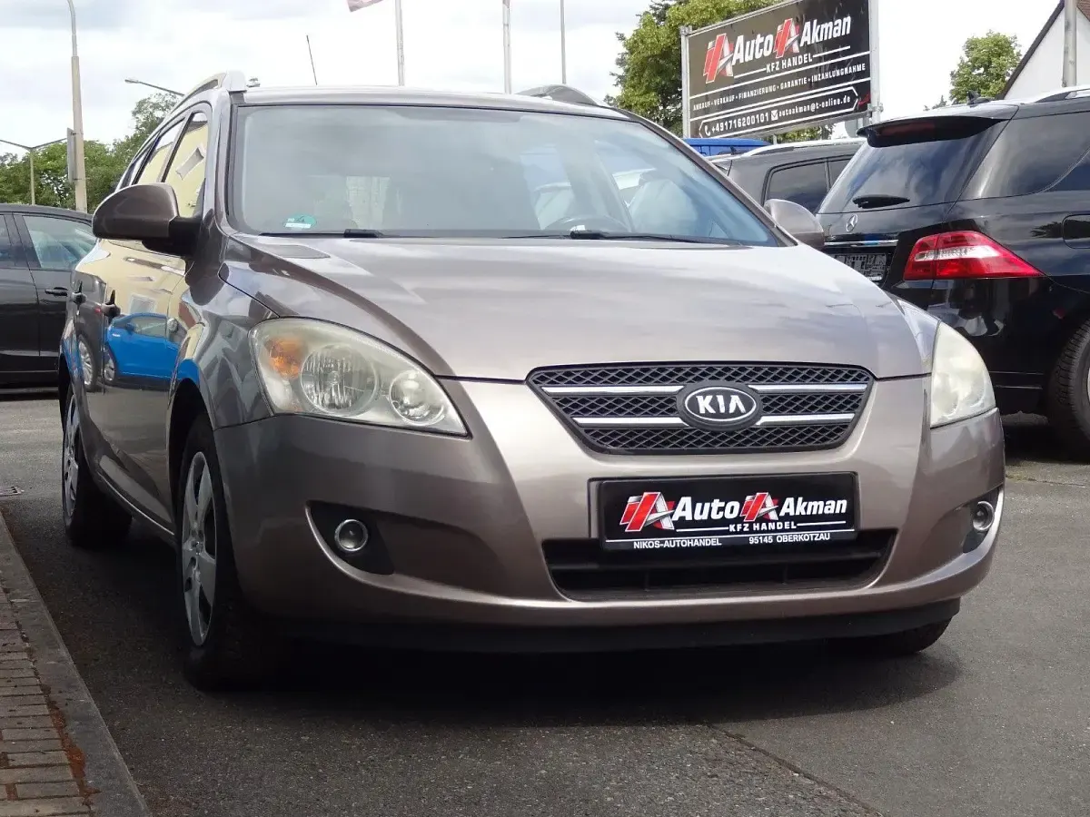 Gebraucht Kia Ceed 122 PS (89 kW) 2007 Beige Kleinwagen