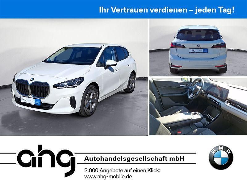Weiß Gebraucht 2024 BMW 216 Active Tourer Van / Kleinbus | 26.860 € (Fairer Preis) - Bild 1/4