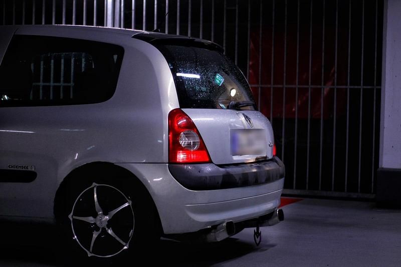 Gebraucht Renault Clio II 72 PS (52 kW) 2003 Grau Kleinwagen