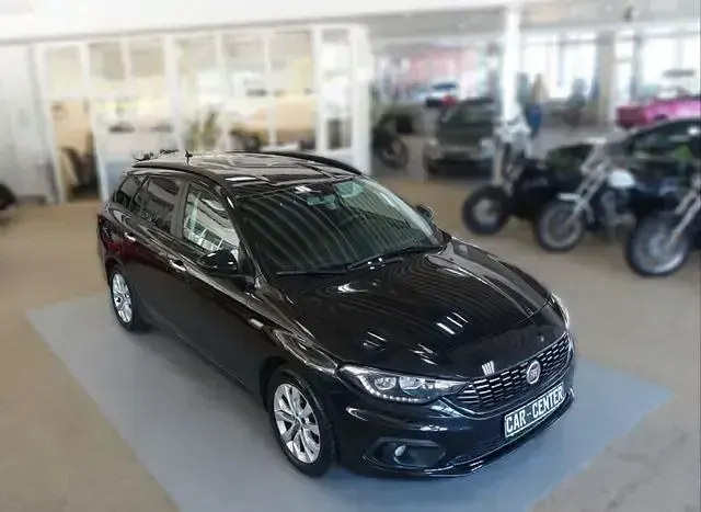 Gebraucht Fiat Tipo Easy 110 PS (80 kW) 2017 Andere Limousine