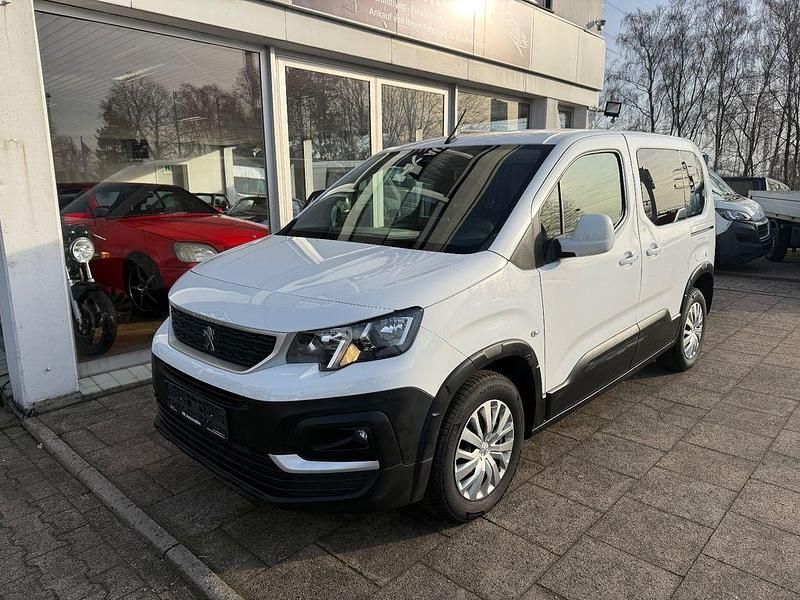 Gebraucht Peugeot Rifter Active 102 PS (75 kW) 2021 Weiß Van / Kleinbus