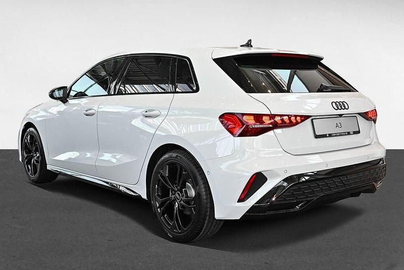 Gebraucht Audi A3 S-Line 150 PS (110 kW) 2025 Gletscherweiß metallic Limousine