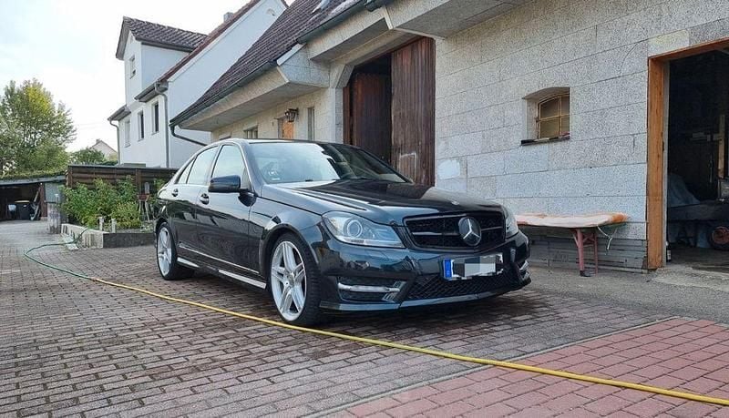 Gebraucht Mercedes C350 AMG 306 PS (225 kW) 2012 Schwarz Limousine