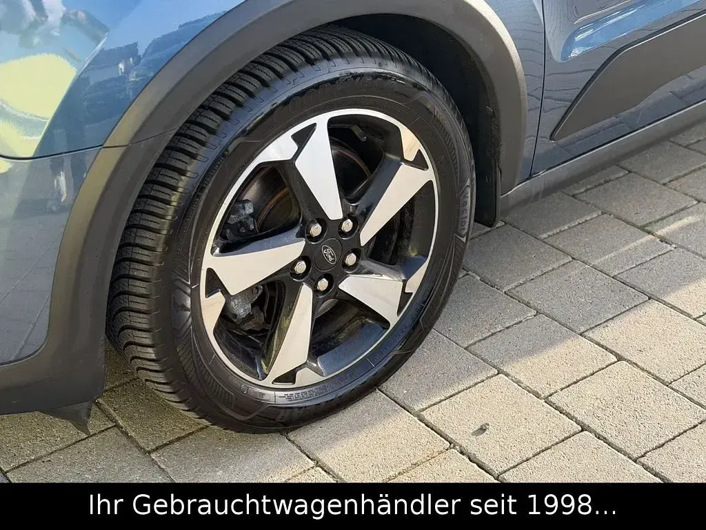 Gebraucht Ford Tourneo Active 120 PS (88 kW) 2021 Chrome blue Van / Kleinbus