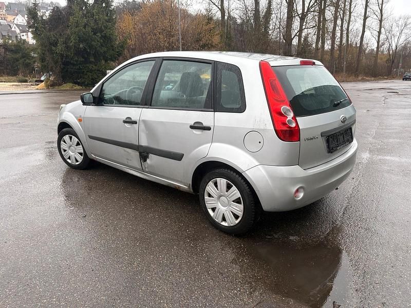 Gebraucht Ford Fiesta 80 PS (58 kW) 2006 Silber Kleinwagen