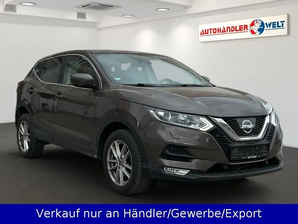 Gebraucht Nissan Qashqai 116 PS (85 kW) 2017 Braun SUV