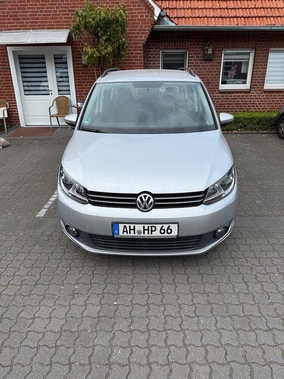 Silber Gebraucht 2014 VW Touran Trendline Van / Kleinbus | 6.999 € (Fairer Preis) - Bild 1/4