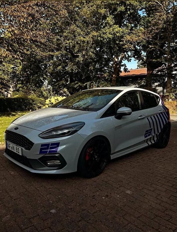 Silber Gebraucht 2019 Ford Fiesta Performance Edition Kleinwagen | 20.000 € - Bild 1/4
