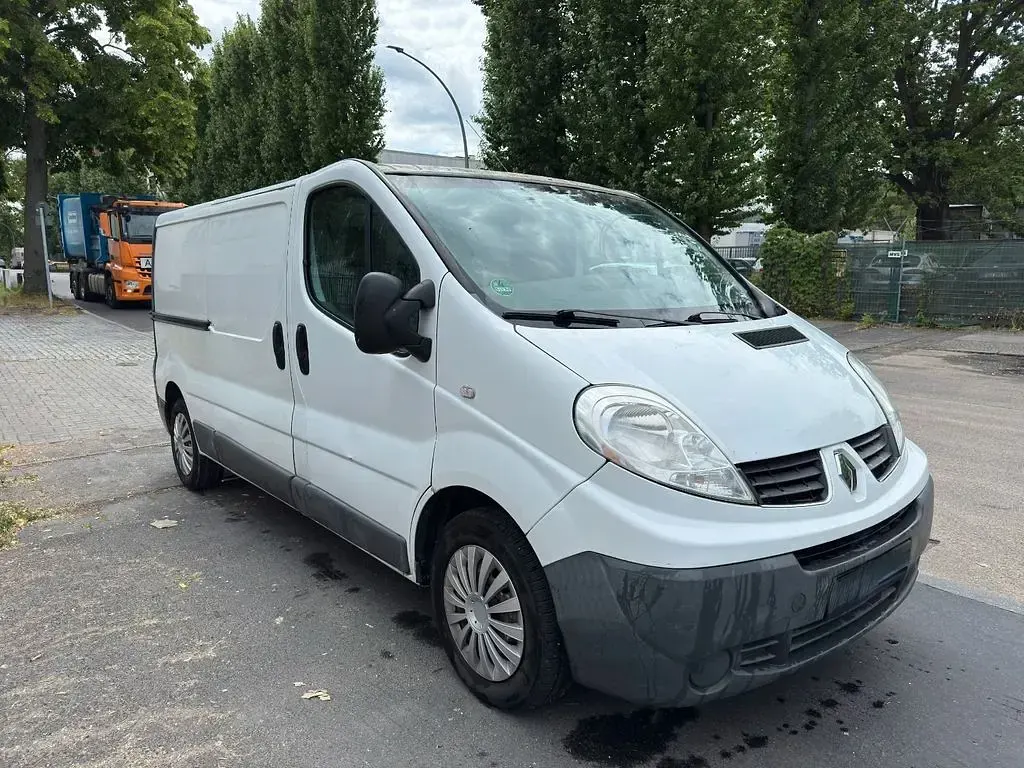 Gebraucht Renault Trafic 114 PS (83 kW) 2009 Weiß Van / Kleinbus