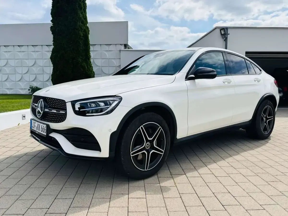 Gebraucht Mercedes GLC300 AMG 245 PS (180 kW) 2024 Weiß SUV