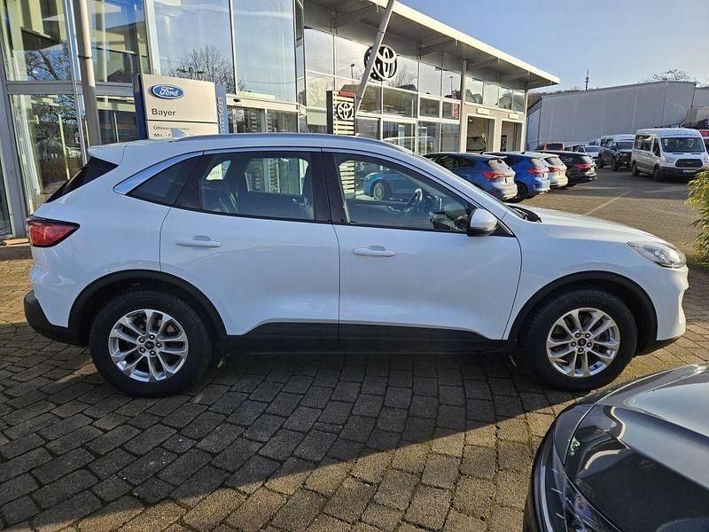 Gebraucht Ford Kuga Titanium 224 PS (164 kW) 2021 Weiß SUV