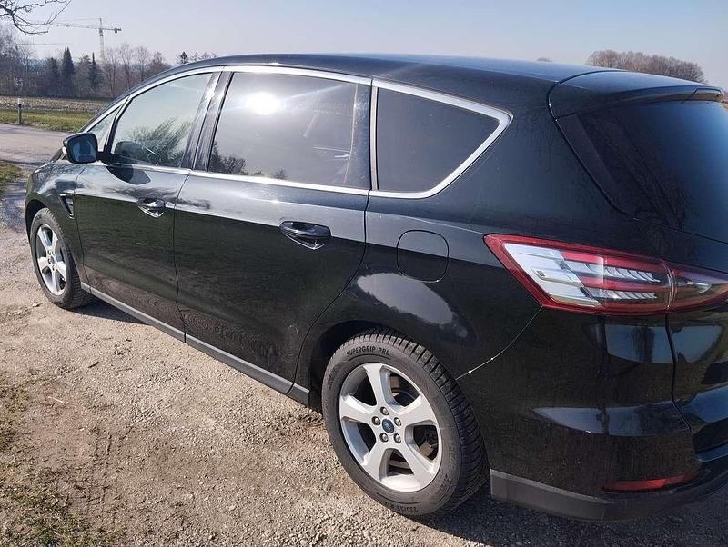 Gebraucht Ford S-MAX Trend 150 PS (110 kW) 2016 Schwarz Van / Kleinbus