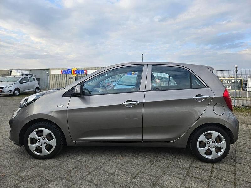 Gebraucht Kia Picanto Edition 7 69 PS (50 kW) 2013 Silber Kleinwagen