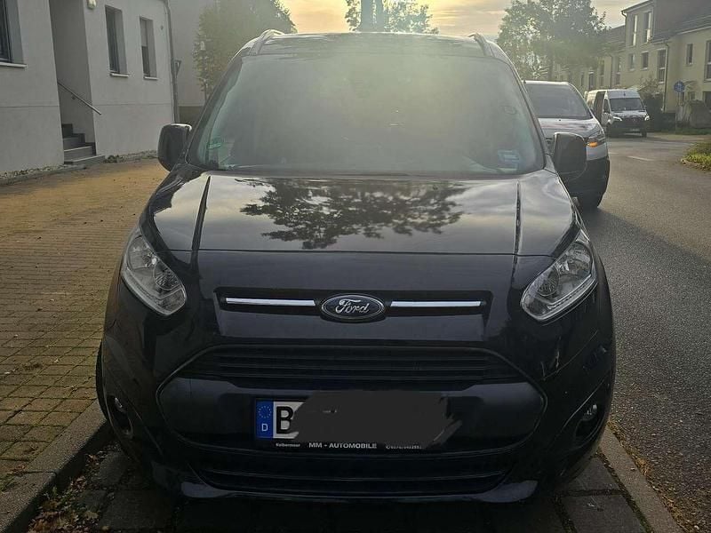 Schwarz Gebraucht 2018 Ford Tourneo Titanium Kombi | 13.450 € (Guter Preis) - Bild 1/4