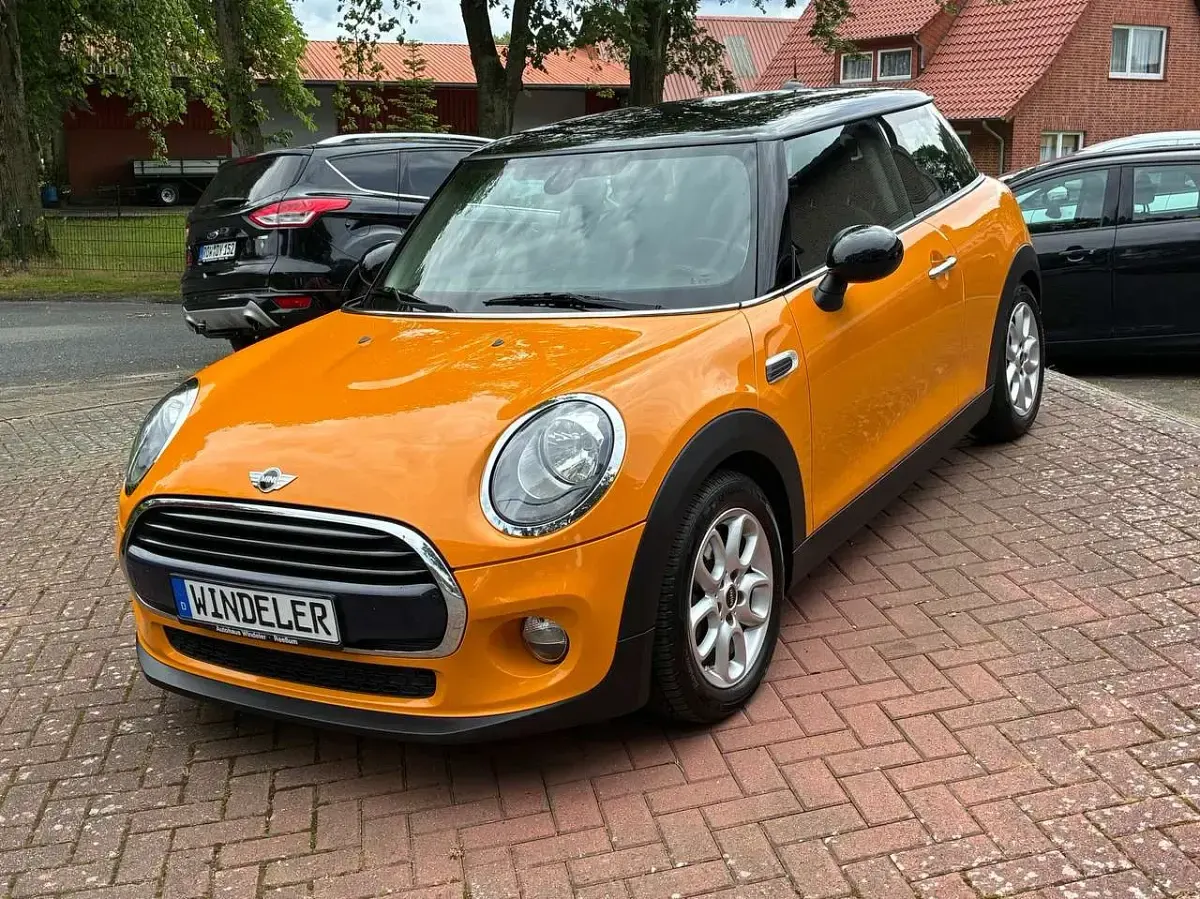 Gebraucht Mini Cooper 136 PS (100 kW) 2016 Volcanic orange Kleinwagen