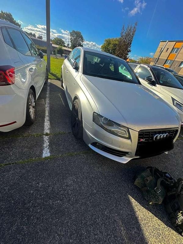 Grau Gebraucht 2009 Audi S4 Sport Limousine | 15.000 € (Fairer Preis) - Bild 1/4