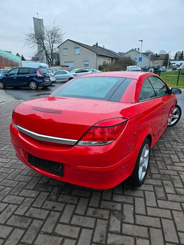 Gebraucht Opel Astra Cabriolet 105 PS (77 kW) 2006 Rot Cabrio