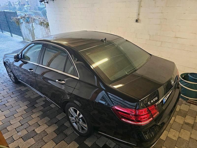 Gebraucht Mercedes E400 Avantgarde 333 PS (244 kW) 2013 Schwarz Limousine