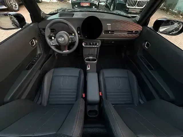 Używany Mini John Cooper Works 204 KM (150 kW) 2025 Andere Hatchback