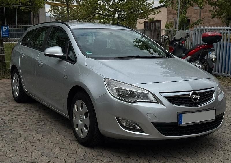 Usata Opel Astra 95 CV (69 kW) 2012 Argento Station wagon