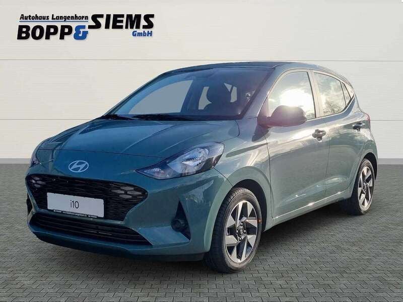 Mangrove green Neu 2025 Hyundai i10 Comfort Kleinwagen | 17.960 € (Fairer Preis) - Bild 1/4