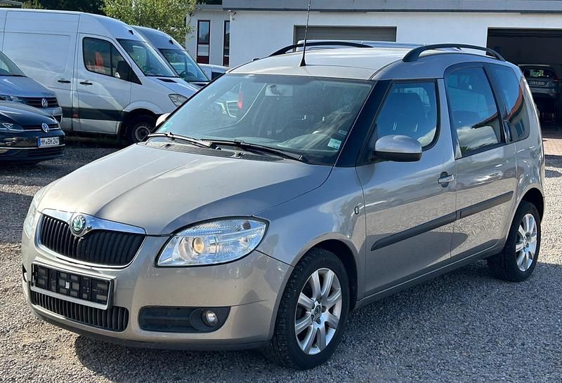 Gold Gebraucht 2011 Skoda Roomster Kombi | 2.490 € (Guter Preis) - Bild 1/4
