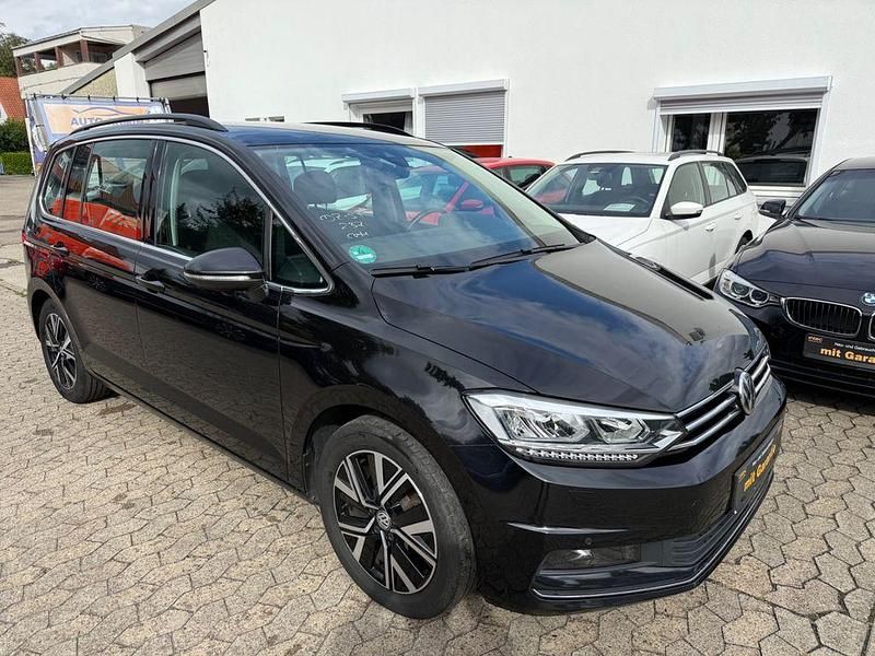 Schwarz Gebraucht 2020 VW Touran Highline Van / Kleinbus | 14.990 € (Superpreis) - Bild 1/4