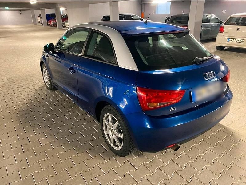 Gebraucht Audi A1 86 PS (63 kW) 2011 Blau Kleinwagen