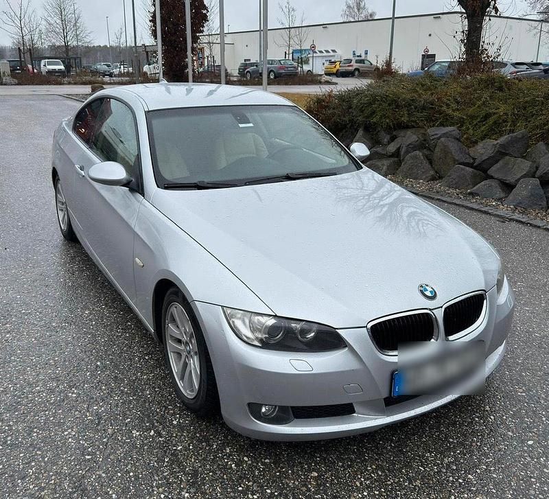 Gebraucht BMW 320 170 PS (125 kW) 2008 Silber Coupé