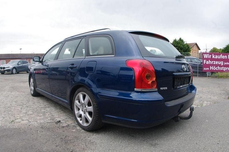 Gebraucht Toyota Avensis Executive 147 PS (108 kW) 2004 Blau Kombi