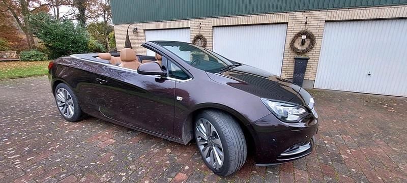 Gebraucht Opel Cascada 140 PS (102 kW) 2014 Andere farben Cabrio