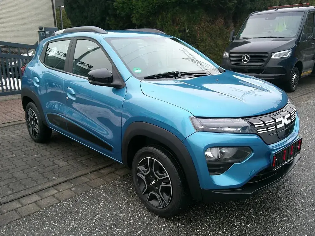 Usado Dacia Spring Essentiel 33 kW (45 CV) 2023 Azul Utilitario