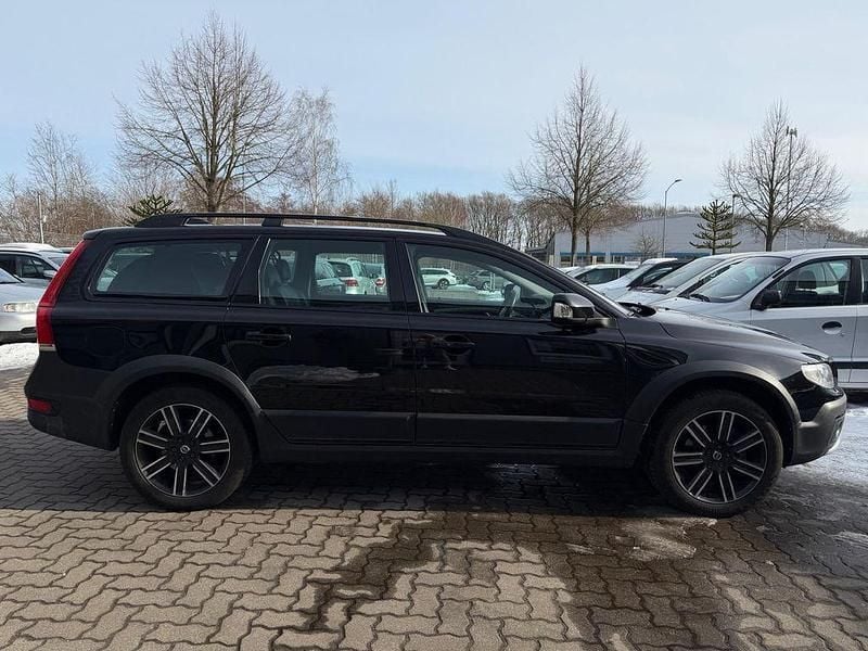 Gebraucht Volvo XC70 Momentum 181 PS (133 kW) 2016 Schwarz Kombi