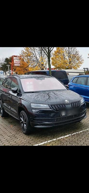 Schwarz Gebraucht 2021 Skoda Karoq SportLine SUV | 29.000 € (Etwas zu teuer) - Bild 1/4