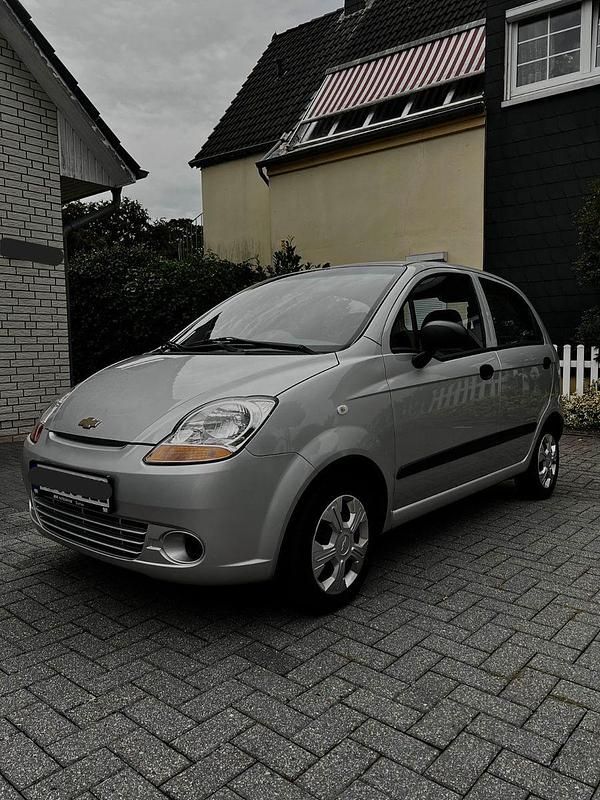 Silber Gebraucht 2009 Chevrolet Matiz Kleinwagen | 1.990 € (Fairer Preis) - Bild 1/4
