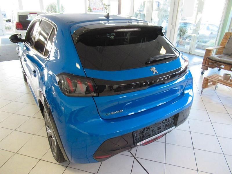 Gebraucht Peugeot e-208 Allure 100 kW (136 PS) 2023 Vertigo blau Kleinwagen