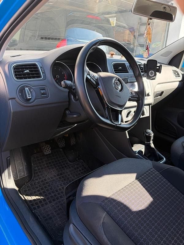 Używany VW Polo 90 KM (66 kW) 2014 Niebieski Hatchback