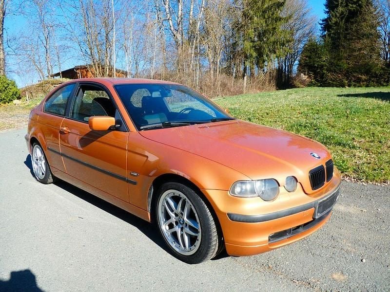 Gebraucht BMW 325 192 PS (141 kW) 2001 Orange Limousine