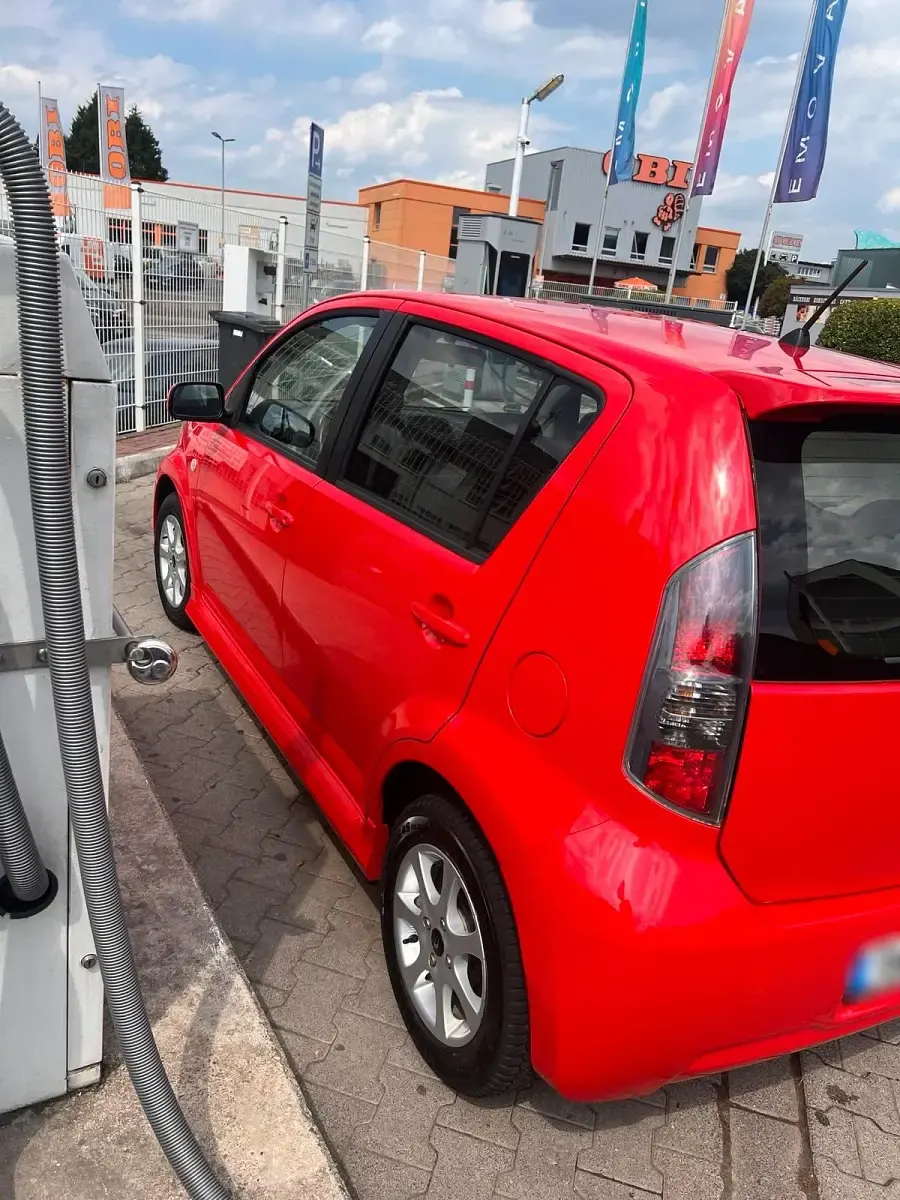 Gebraucht Daihatsu Sirion 103 PS (75 kW) 2009 Rot Kleinwagen