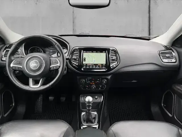 Gebraucht Jeep Compass Limited 140 PS (102 kW) 2019 Rot SUV