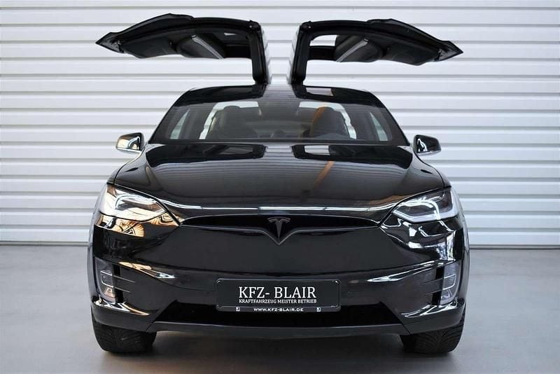 Second-hand Tesla Model X Performance 311 kW (423 CP) 2017 Negru SUV