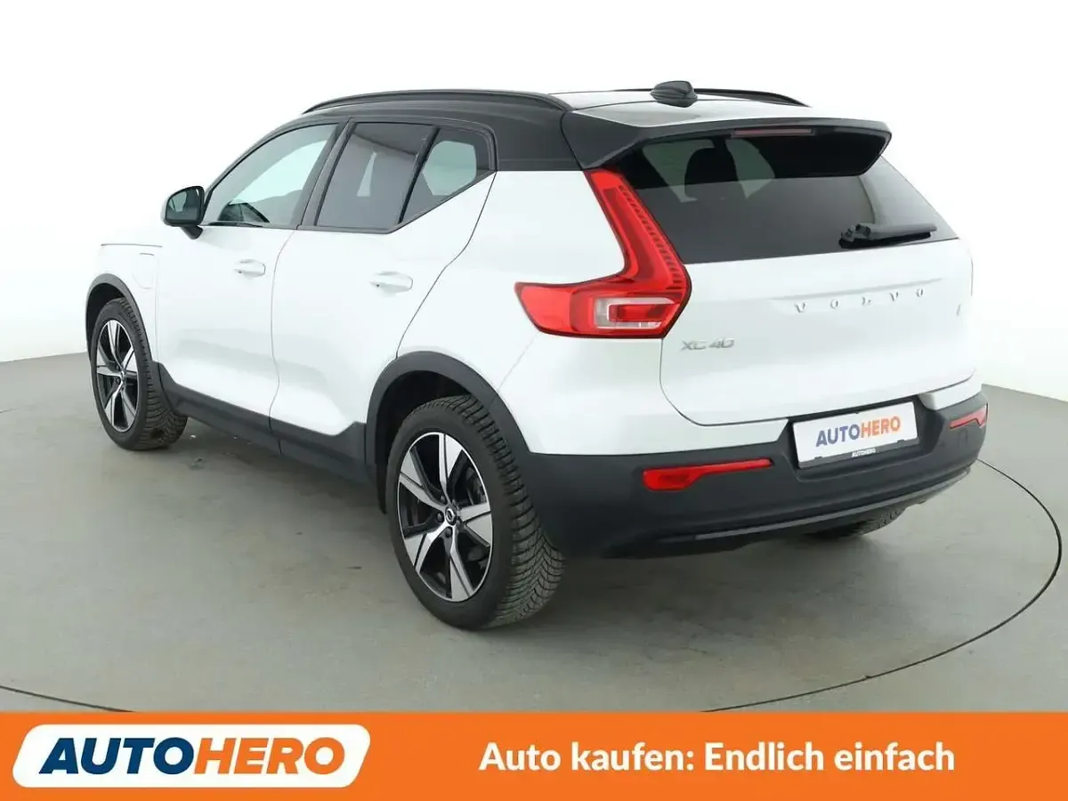 Gebraucht Volvo XC40 R-Design 211 PS (155 kW) 2022 Crystal white SUV