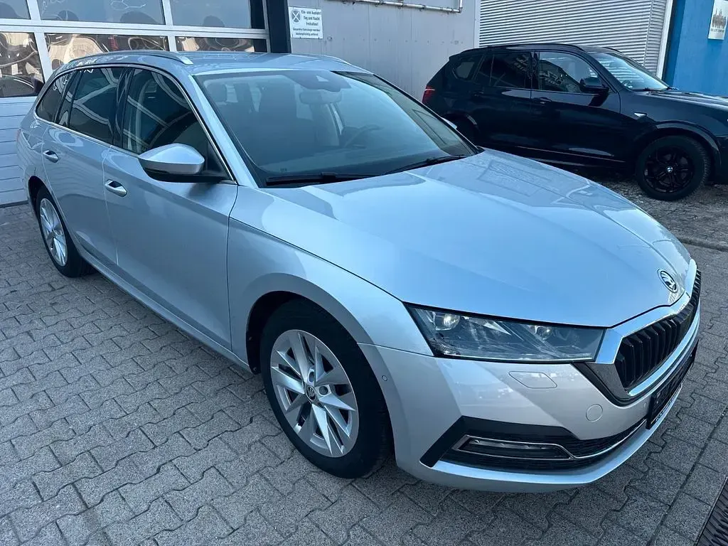 Gebraucht Skoda Octavia Style 150 PS (110 kW) 2022 Silber Kombi